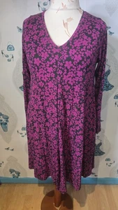 gorgeous berry pink black floral v neck swing dress, Yours 16/18 - Picture 1 of 2