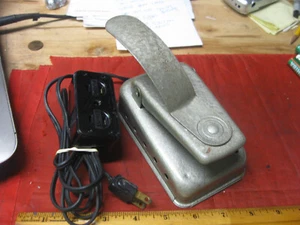 Sewing Machine Cabinet Mount Knee Lever Pedal Controller Light Motor 1A VINTAGE - Picture 1 of 6