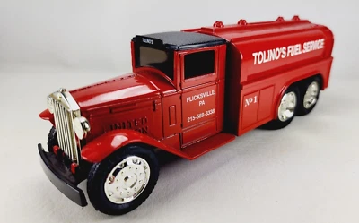 ERTL Diecast Mobil 1930 Diamond T Tanker Bank Red Fuel Limited Edition 2803 - Image 1 of 4
