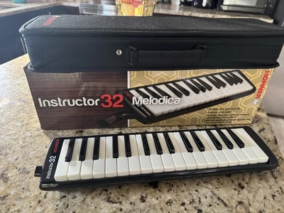 Instructor 32 HENHO Melodica con Estuche y Boquilla Nuevo Foto 1 de 4