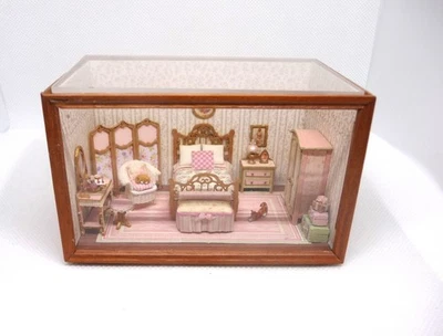 Lovely 1:48 Scale Miniature Bedroom Room Box - Image 1 of 4