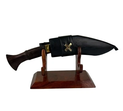 Cuchillo Gurkha Cuero Funda Negra Hecho a Mano Mango de Madera y Soporte de Exhibición Nepal Foto 1 de 4