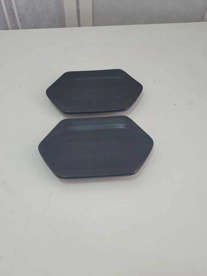 专为 UMBRA ~ J. Adler 设计 ~ 黑色陶瓷肥皂碟 ~ 2 件 — 第 1/4 张图片