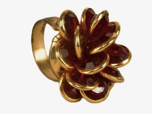Vintage Gold Tone Ring, Bezel Set Ruby Red Faceted Crystals, Size 7.75 JWL-874 - Picture 1 of 8