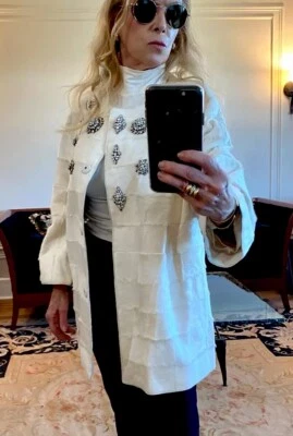 CHAQUETA ABRIGO PIEL DE BECERRO BLANCA PERLA J. MENDEL + CRISTALES DE SWAROVSKI 8/10 $8,2K Foto 1 de 4