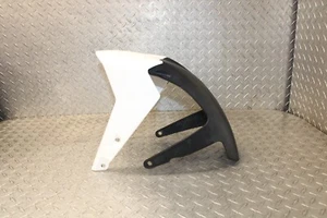 17 / 23 KTM Duke 390 Front Fender Fairing OEM - Picture 1 of 19