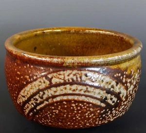 WONDERFUL STUDIO POTTERY WAX RESIST STONEWARE FOOTED BOWL by MARK GRIFFITHS - Picture 1 of 7