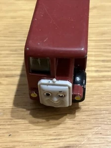2002 Thomas & Friends Take Along BERTIE Bus Take N Play Diecast - Picture 1 of 4