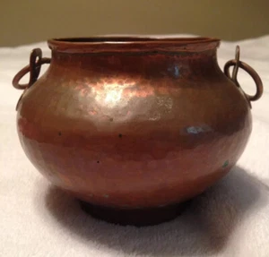 Olla de cobre forjado martillada a mano firmada por Nekrassoff de colección con asas rara - Imagen 1 de 6