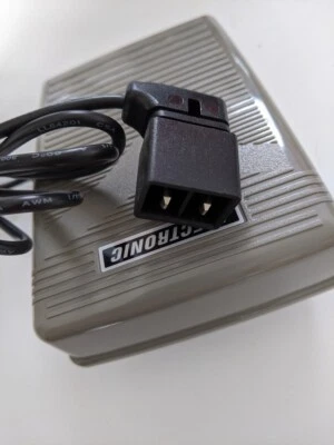 Pedal de control de pie #0026417012 Bernina 1080,1090,1120,1130,1230,1260,1530,1630 Foto 1 de 3