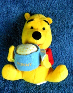 *1918b* Winnie the Pooh - Winnie with Honey pot - plush - 12cm - rare - Picture 1 of 5