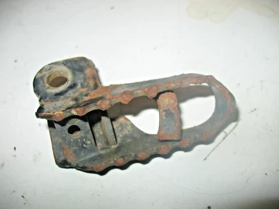 Right Foot Peg Step Rest 1985-1987 Honda XR600R XL250 XR250 XR350 XR200 XR600 - Image 1 of 3