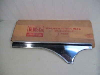Ford Crestline 1954, Customline 4 puertas y camioneta LH puerta trasera moldura nuevo de lote Foto 1 de 4