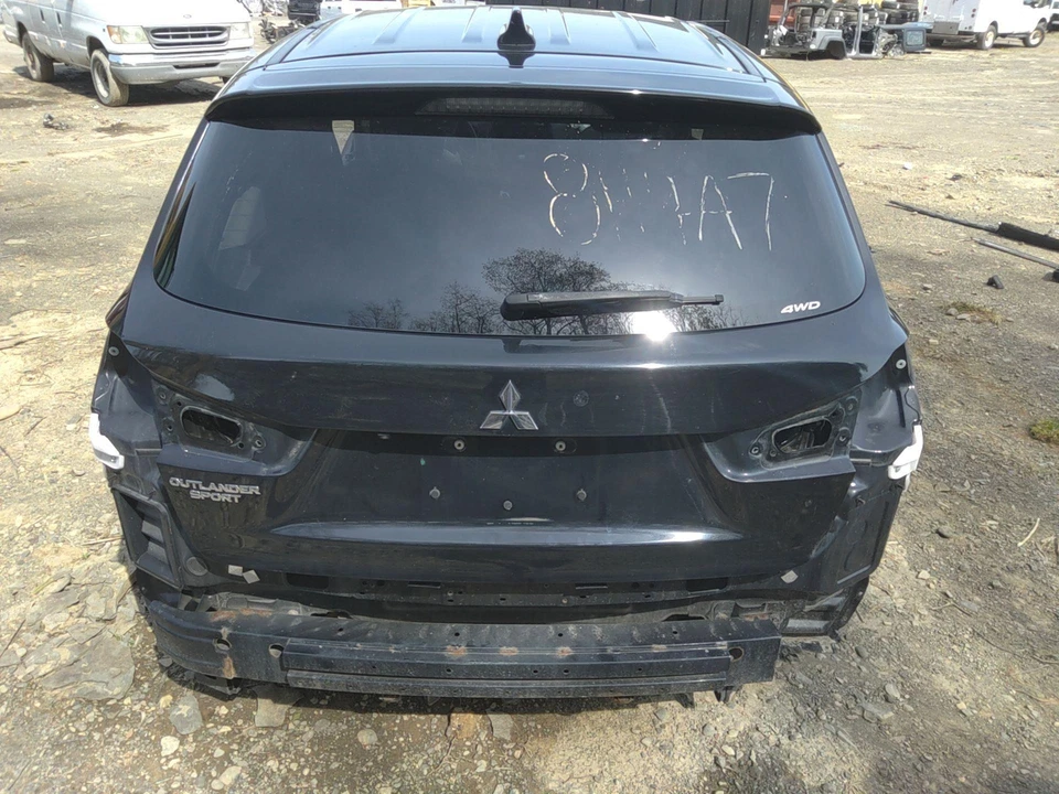 20 OUTLANDER SPORT Trunk/decklid labrador Black Metallicx42 Foto 1 de 1