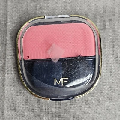 MAX FACTOR Natural Brush-On Satin Blush in PETAL PINK - Image 1 of 2