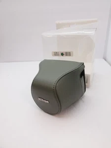 Nuevo kit de estuche de cuero Nikon CB-N2200SE VERDE para Nikon 1 J1 - Imagen 1 de 1