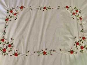 Hand Embroidered Red Rose Tablecloth From Portugal 🇵🇹 - Picture 1 of 5