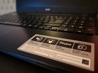 Aspire E 15 E5-571G-52T3◦ Intel@ Core i5-5200U Gerorce@ 840M  2 GB RAM4 GB DDR3 - Bild 1 von 4