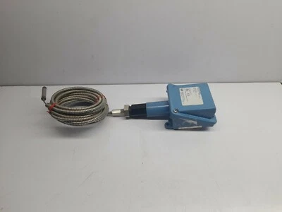 United Electric E100-2BSB Temperature Switch United Electric E1002BSB  - Image 1 of 3