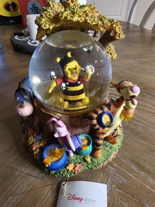 Disney Rare Pooh in Bee Costume Snow Globe Song: Winnie the Pooh - Picture 1 of 8