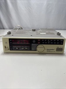 GE Spacemaker Companion AM FM Clock Radio Under Cabinet Light 7-4230 FOR PARTS - Picture 1 of 12