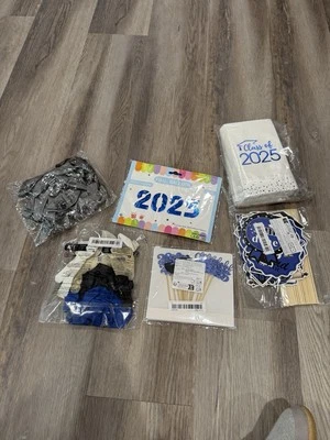 Decoraciones de graduación clase de 2025-negro y azul decoraciones de fiesta de graduación Foto 1 de 4