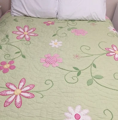 Pottery Barn Kids Quilted Comforter 88 X 89 Flower Applique Pink Green Full - Image 1 of 4