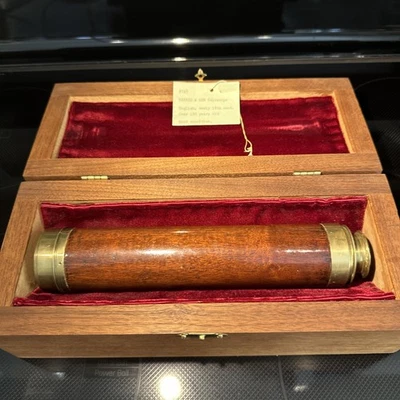 古董 19 世纪 ~ T. Harris & Son 木质和黄铜间谍玻璃 28.5 英寸木盒 ~ 好 ~ — 第 1/4 张图片