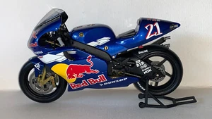 1/12 Minichamps 122 026321 Yamaha YZR 500 MotoGP 2002 #21 John Hopkins Red Bull - Foto 1 di 24