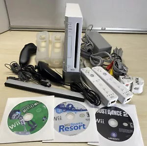 Nintendo Wii Konsole RVL-001 Weiß mit \ 2 Controllern + 3 Spielen - Getestet - Bild 1 von 17