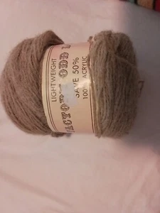 Factory Odd Lots, leichtes Garn, hellbraun, Acryl, 3,5 oz, weich - Bild 1 von 6