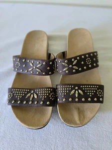 naturalizer womens shoes size 9 wide sandals Preloved Brown Studded - Picture 1 of 9