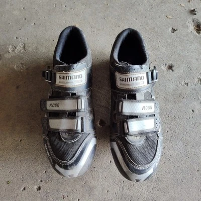 Shimano R086 Size 44  (10) Clip In Cycling Bike Shoes - Image 1 of 4