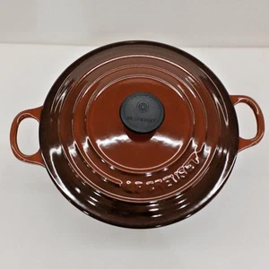 Le Creuset Cocotte Rondo 20 cm 2,4 L Castaño Marrón Hierro Fundido Esmalte Maceta USADA - Imagen 1 de 7