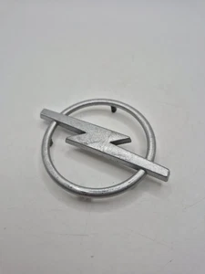 Opel Vauxhall Corsa C 2000-2006 Genuine Front Grille Badge Emblem 90538433 OEM - Picture 1 of 8