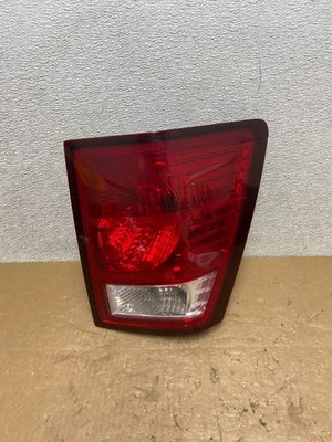 Luz trasera para pasajero derecho Jeep Grand Cherokee 2007 2008 2009 2010 OEM V5865 DW Foto 1 de 4