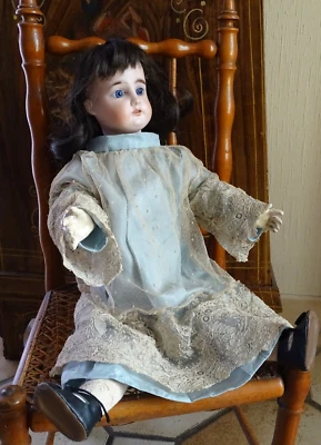 Poupée ancienne tete porcelaine , corps papier maché ,a identifier , marquée 1/2 - Photo 1/4