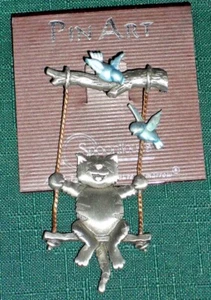 CAT KITTEN ON TREE SWING w/BIRDS 3" Pewter JewelrySpoontiques PIN ART - Picture 1 of 1
