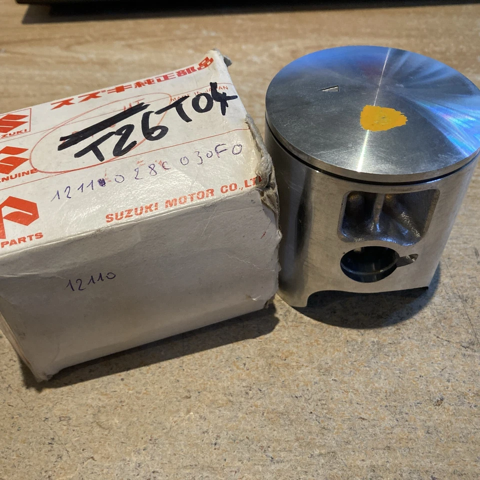 Suzuki 12110-28C-030F0 Piston Nu RM250 250 RM 1989 250RM - Imagem 1 de 1