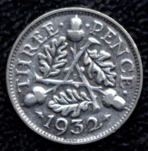 1932 GREAT BRITAIN THREE PENCE .500 SILVER - King George V  - Picture 1 of 3