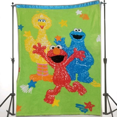 Dois cobertores vintage Sesame Street Muppets acabamento acetinado Elmo Bert Ernie Big Bird - Imagem 1 de 4