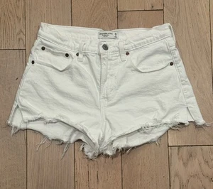 Abercrombie & Fitch The Mom shorts In White Cut Off Denim 10.5 Rise Womens 26/2 - Picture 1 of 7