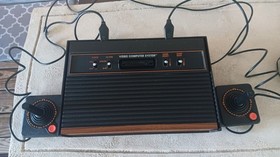 ATARI CX-2600 ( 2 Joysticks, Plug In)