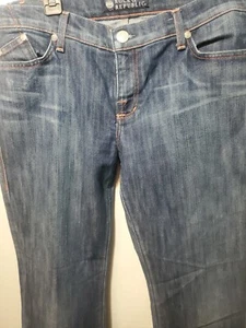 Rock & Republic Women's Denim Blue Jeans Size 32 X 30 Back Button Missing - Picture 1 of 6