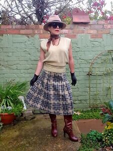 70's French Vintage, Beige & Black Wool, Pleated Pattern, Wrap Skirt, In Size 8.