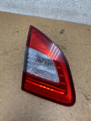 Luz trasera interior izquierda conductor izquierdo Ford Fiesta 2011 2012 2013 sedán OEM S5553 Foto 1 de 4