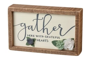 Primitives by Kathy Inset Box Sign - Gather Here with Grateful Hearts - Imagen 1 de 3
