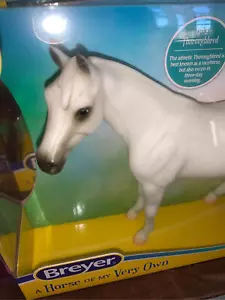 Breyer Modello Cavalli Taglia Classica Grigio Purosangue 2023 - Foto 1 di 3