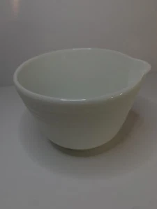 Vintage Pyrex White Milk Glass Hamilton Beach Ribbed Mixing Bowl w Spout 17 - Picture 1 of 5