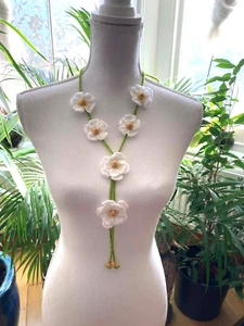 Crochet fancy flowers white-green colors handcrafted necklace - Picture 1 of 4